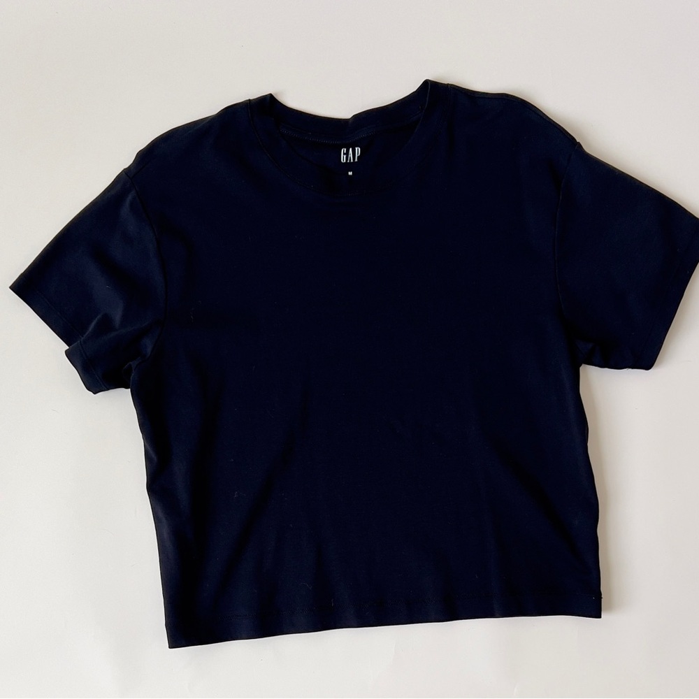 GAP Midnight Black Cropped Tee